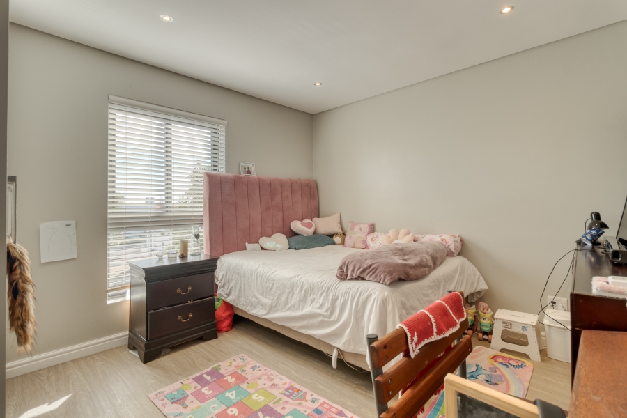 3 Bedroom Property for Sale in Croydon Gardens Estate Western Cape